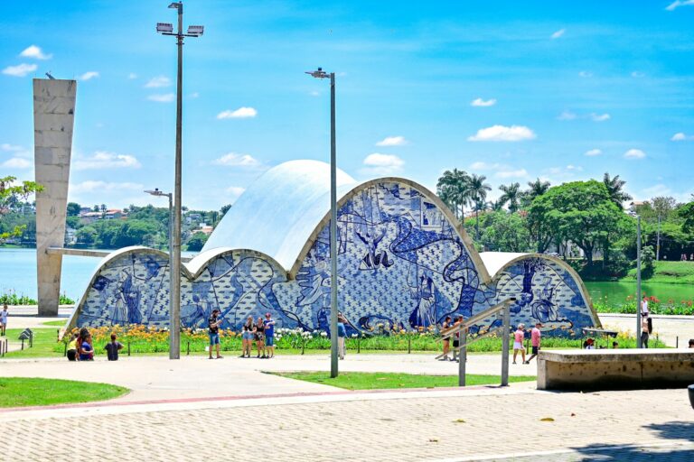 Niemeyer's Church of São Francisco de Assis on the Pampulha lake, Belo Horizonte, by Fernando Dantas
