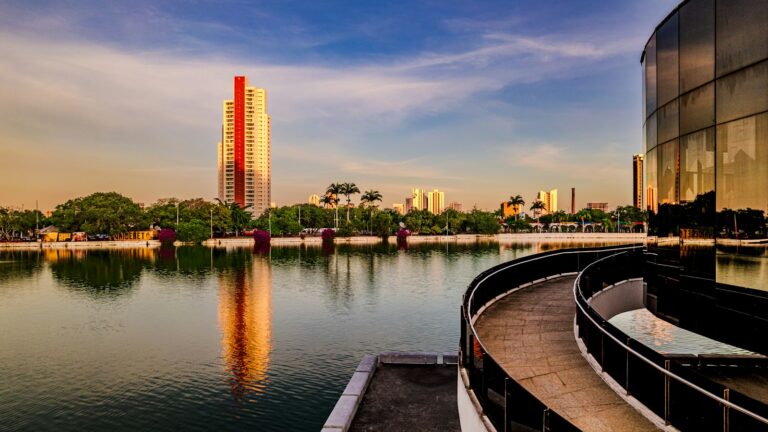 Early afternoon by the lake in Campina Grande, Paraíba, by Edson Junior