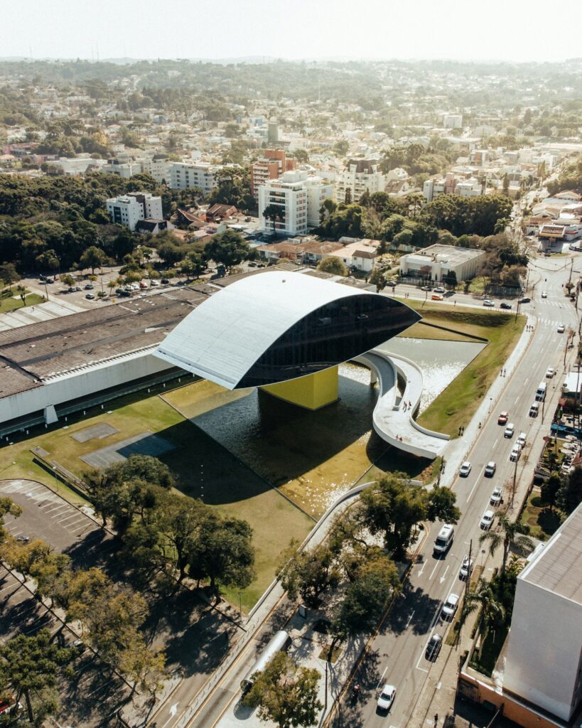 Aerial view of the Museu Oscar Niemeyer, Curitiba, by Paulo Freitas