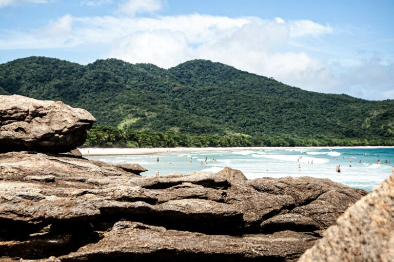 Rocks and sea at Praia de Lopes Mendes, Ilha Grande, by Ferran Feixas
