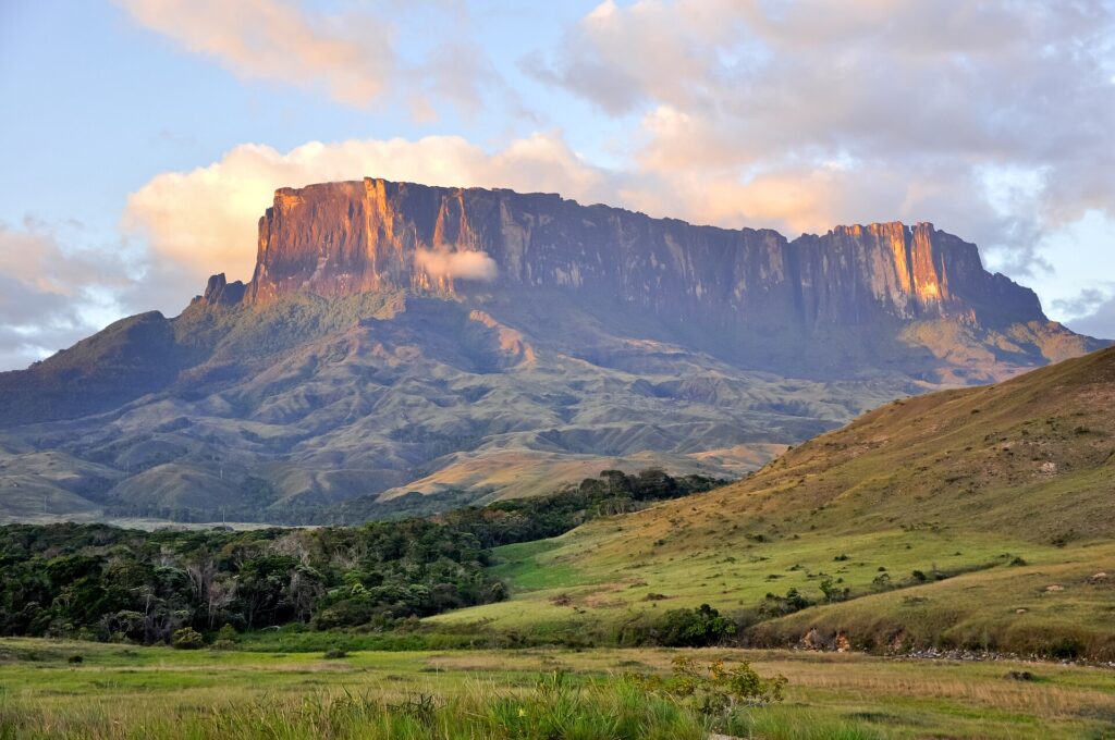 Kuken&aacute;n tepui at sunset, seen on the trek to Mount Roraima