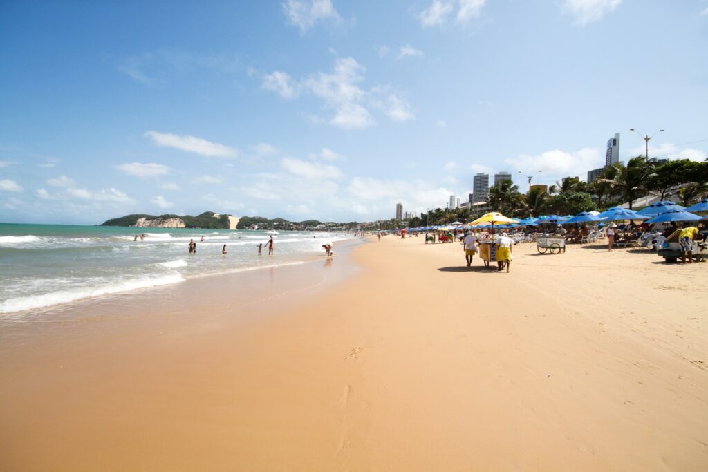 The Ponta Negra beach line, Natal, by Ystallonne Alves