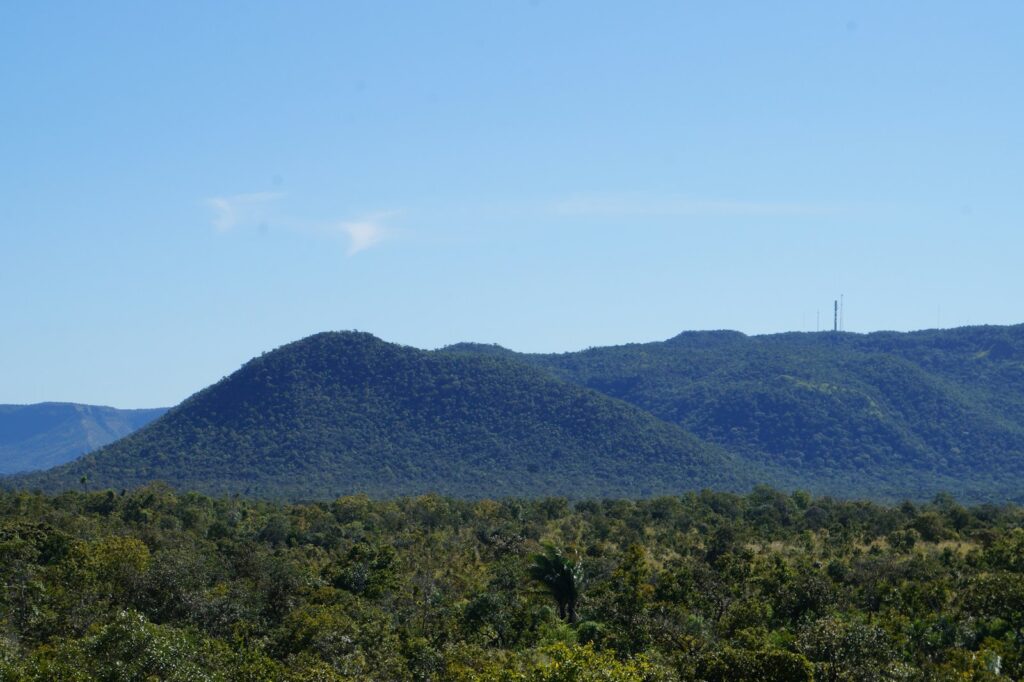 Cerrado-covered hills of the Serra do Lajeado around Taquaru&ccedil;u, Palmas, by Gleive Marcio Rodrigues de Souza