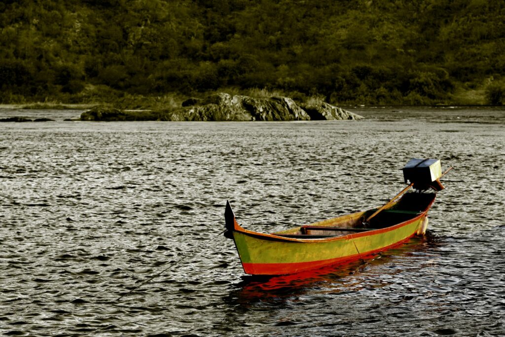 A small boat on the S&atilde;o Francisco River in Sergipe, by Vladimir Soares