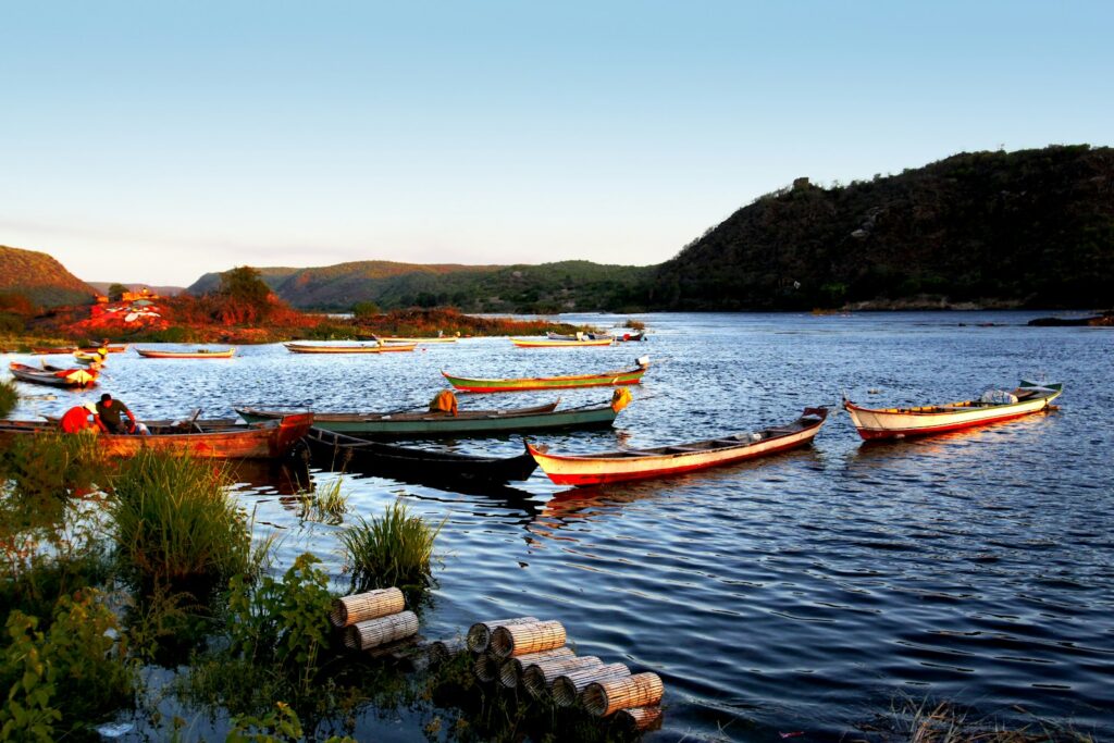 Boats moored on the S&atilde;o Francisco River, by Vladimir Soares